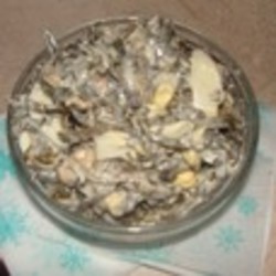 Салат из морской капусты с мидиями