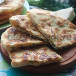 Хачапури с сыром на сковороде - рецепт с фото