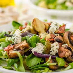 4 самых вкусных салата с молодым картофелем. Мой любимый диетический салат — с молодой картошкой и тунцом.