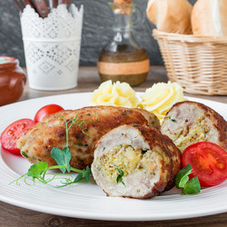 Куриные зразы с пикантной начинкой на Вкусном Блоге