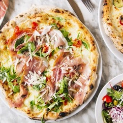 Домашняя пицца – рецепты соуса, теста и начинки с грибами, креветками и сыром