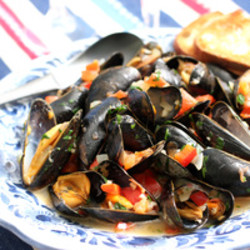 Салаты с мидиями - 17 рецептов | Подборка рецептов на koolinar.ru