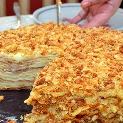 Постный «Наполеон» на пиве: когда муж постится, балую его этой сладостью. Бутылочка пива, мука, грецкие орехи и никаких яиц!