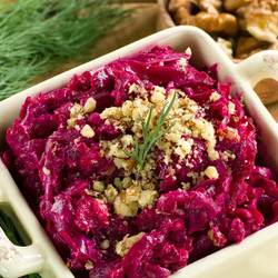 Салат из свеклы с чесноком: 10 витаминных рецептов |