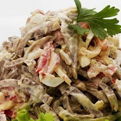 Салат с жареными грибами - рецепты с добавлением крабовых палочек, курицы, бекона, видео