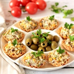 Тарталетки со шпротным салатом — рецепт с фото