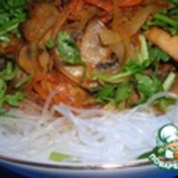 Фунчоза с грибами и овощами