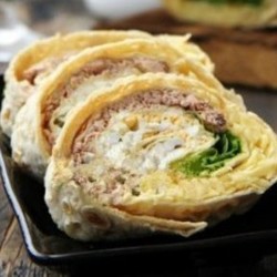 Рулет из лаваша с печенью трески.