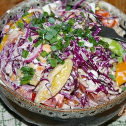 Салат с жаренными баклажанами, краснокочанной капустой и яйцом - пошаговый рецепт с фото