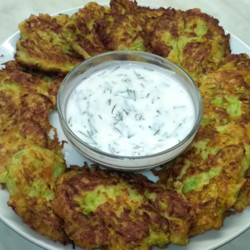 Сырные кабачковые оладьи