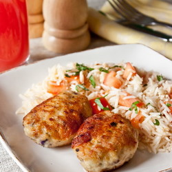 Куриные котлеты с беконом и базиликом на Вкусном Блоге