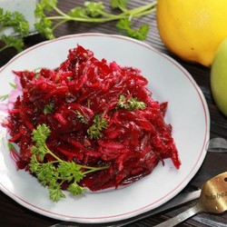 Салат Пестрый. Рецепт нового салата из свеклы, яблок и зелени