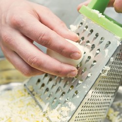 Еврейский салат: 10 минут, и вся семья сыта и довольна