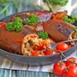 Баклажаны, фаршированные булгуром и овощами