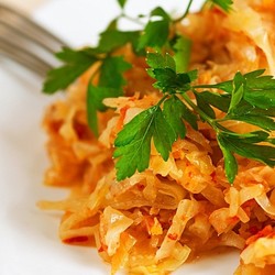 Как потушить вкусную капусту: пошаговые рецепты с фото