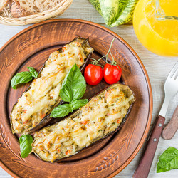 Фаршированные баклажаны с курицей и овощами на Вкусном Блоге