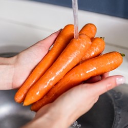 Ни одно застолье не проходит без морковного салата: не ломаю голову, что приготовить