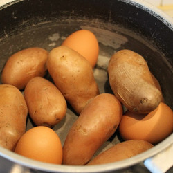 Восточный салат с тунцом