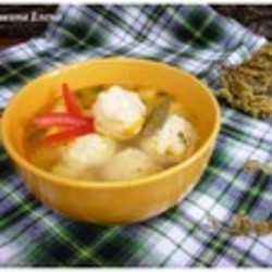 Куриный суп с сырно-рисовыми клецками