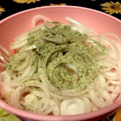 Маринованный лук для шашлыка, салатов и просто с хлебушком покушать - fav0ritka77.ru