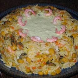 Салат рисовый с мидиями