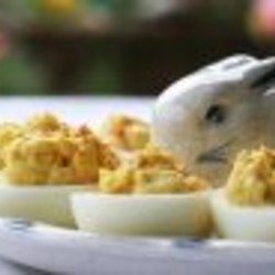 Закуска из фаршированных яиц - пошаговый рецепт с фото на Повар.ру