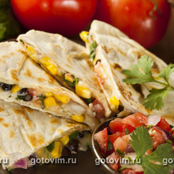 Рецепт Кесадильи с кукурузой, фаршем и сыром / Готовим.РУ