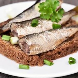 Бутерброды со шпротами — 13 рецептов приготовления на праздничный стол