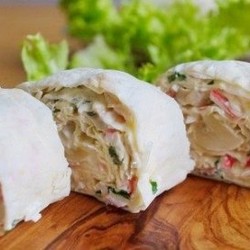 Рулет из лаваша с крабовыми палочками и маринованными грибами