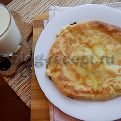 Рецепт - хачапури с сыром на кефире на сковороде