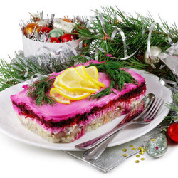 Салат «Селёдка под шубой»: классический рецепт с селедкой с последовательностью слоев. Как сделать салат «Селедка под шубой» рулетом, в батоне, лаваше, с яблоком, желатином: лучшие рецепты