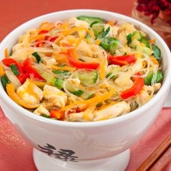 Фунчоза с курицей и овощами: 8 хороших рецептов |