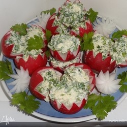 Фаршированный редис. Ингредиенты: редис, творог 2%, сметана 10%
