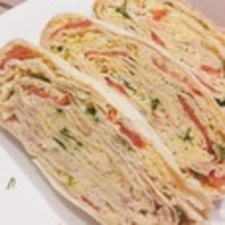 Рулет из лаваша и печени трески