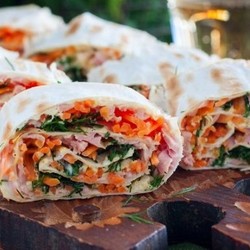 Рулет из лаваша с корейской морковью - рецепты закусок с колбасой, сыром и курицей