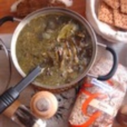 Суп с морской капустой и сайрой