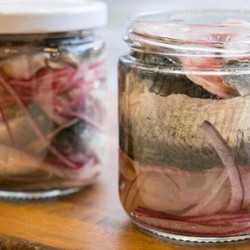 Скумбрия в банке: 7 быстрых рецептов |