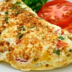 Омлет без молока: у меня было 3 яйца и 2 желтка, добавила 2 ложки манки, но не полные