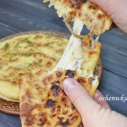 Рецепт быстрые хачапури с сыром на кефире и сухой сковороде — язык можно проглотить! | Готовим вкусно и по-домашнему