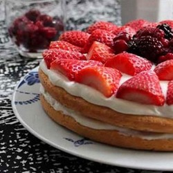 Торт из готовых коржей – рецепты бисквитного, вафельного и слоеного десерта с разным кремом