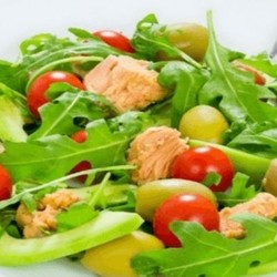 Вкусный салат с консервированным тунцом и авокадо — очень простые рецепты приготовления