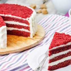 Торт «Красный бархат» - рецепты коржей и разных видов крема, варианты украшения десерта