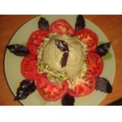 Салат из помидоров с сулугуни