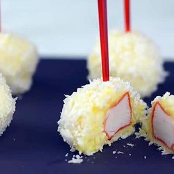 Канапе с крабовыми палочками, яйцами и сыром