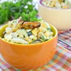 Салат из пекинской капусты с мидиями