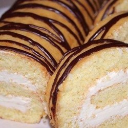 5 рецептов вкуснейших домашних бисквитных рулетов