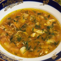 Сытный суп из куриных крылышек станет настоящей находкой для вкусного обеда!