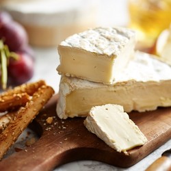 Камамбер в домашних условиях: рецепты, с чем едят