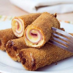 Рулетики с ветчиной и сыром во фритюре