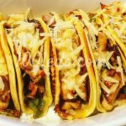 Кукурузные панкейки с овощами и куриным филе пошаговый рецепт  - Быстрый завтрак от 1001 ЕДА